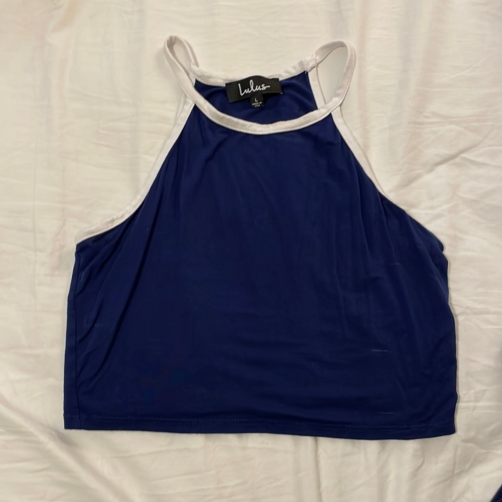 Lulu’s navy blue crop top